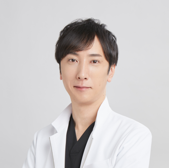 安本匠院長の顔写真